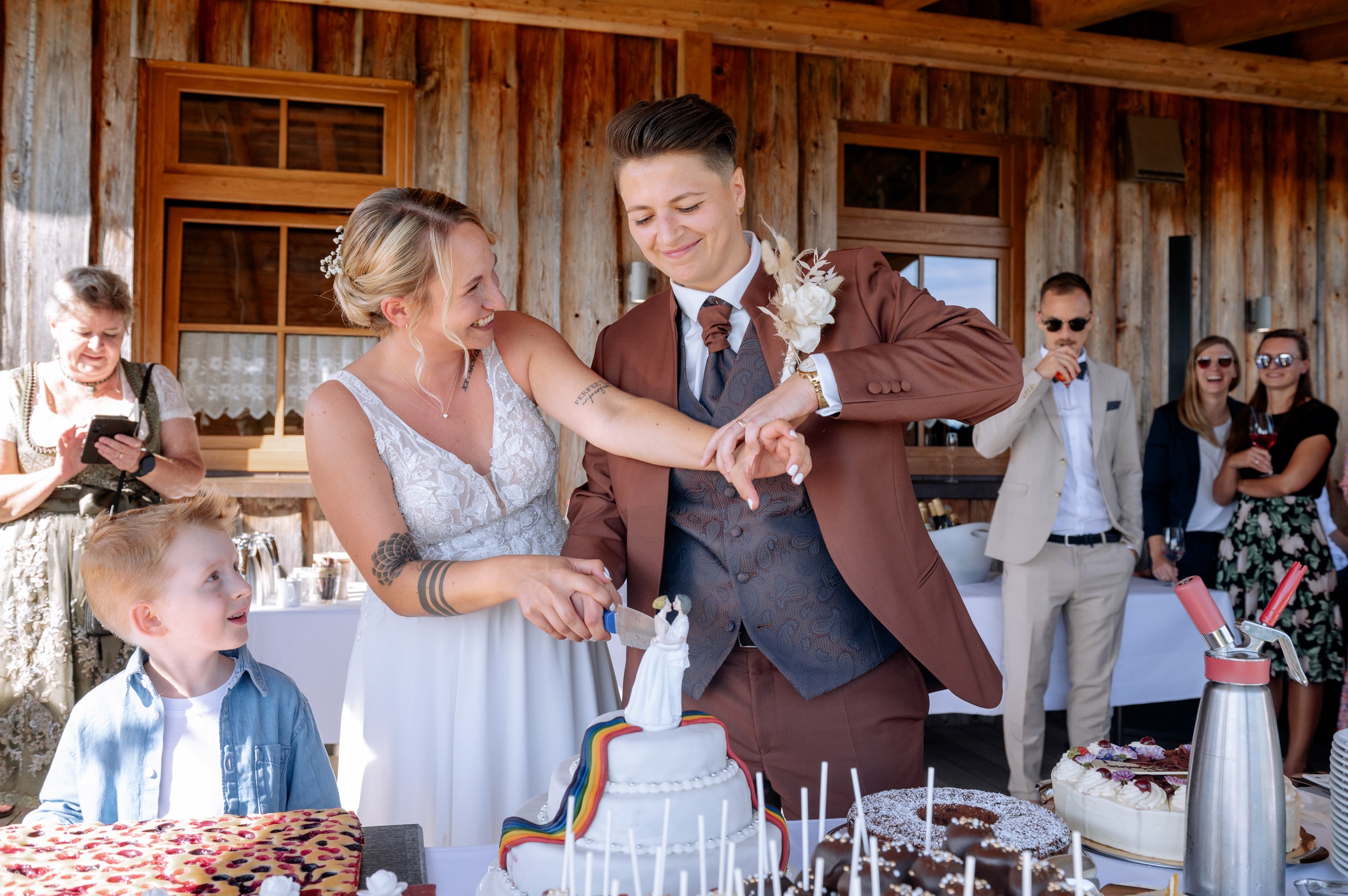 Berghotel Jägerhof Hochzeit-27-min Freie Trauung auf der Wiese beim Hotel Jägerhof mit Blick über das Allgäu