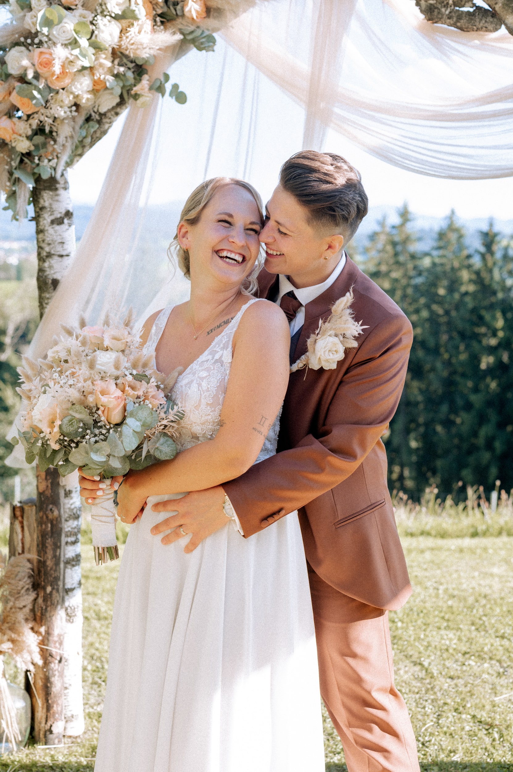 Berghotel Jägerhof Hochzeit-31-min Freie Trauung auf der Wiese beim Berghotel Jägerhof mit Blick über das Allgäu