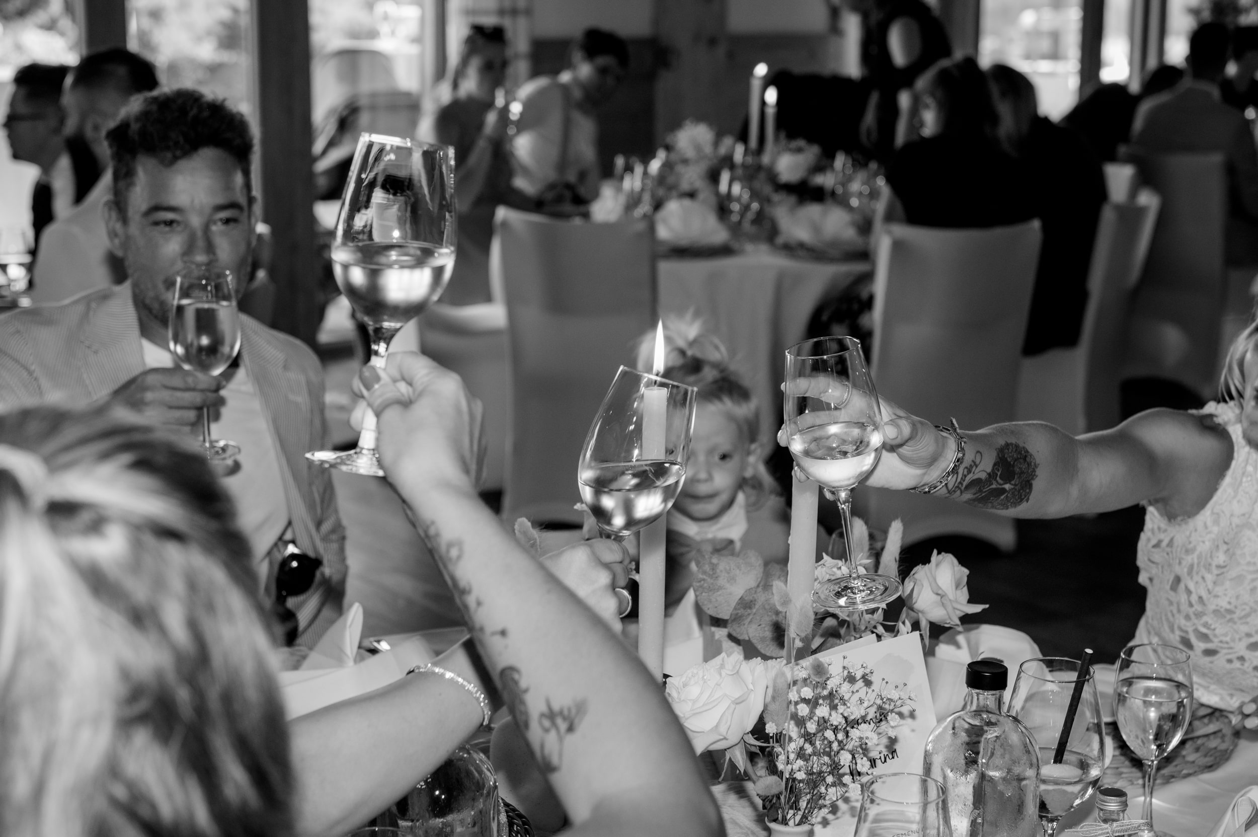 Berghotel Jägerhof Hochzeit-34-min Freie Trauung auf der Wiese beim Berghotel Jägerhof mit Blick über das Allgäu